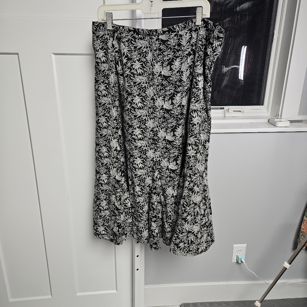 CJBanks side zip size 24w skirt